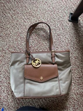 Michael Kors Jet Set Medium Nylon Multifunction Pocket Tote - Dusk